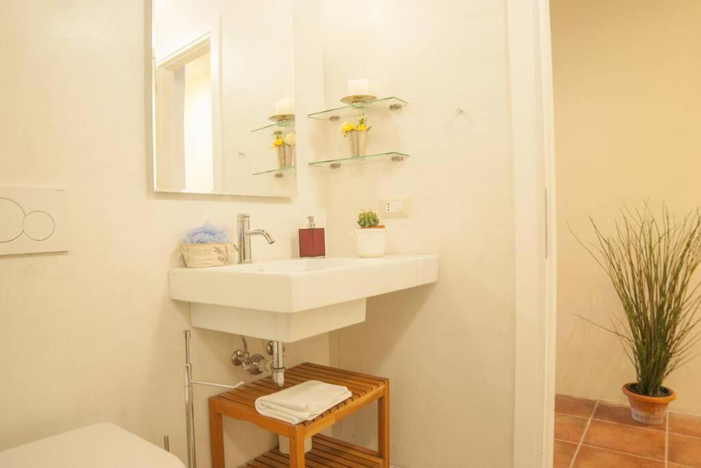 Cozy Macci flat 4 people near Santa Croce Square Apartment Florenţa Exterior foto